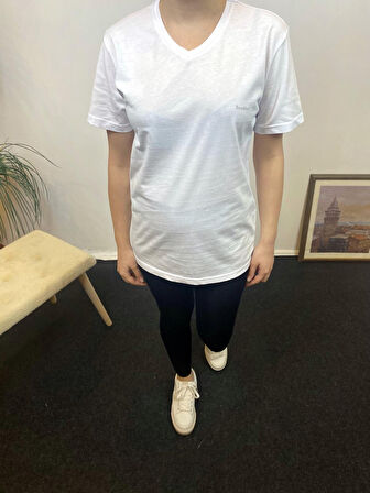 Kadın V Yaka Brooklyn Baskılı Kısa Kollu Tişort SPR24tsk265