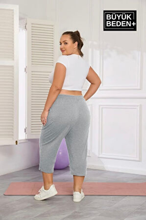 Kadın Büyük Beden Unified Collective Baskılı Standart &Regular Kalıp Şort SPR25BSRK088