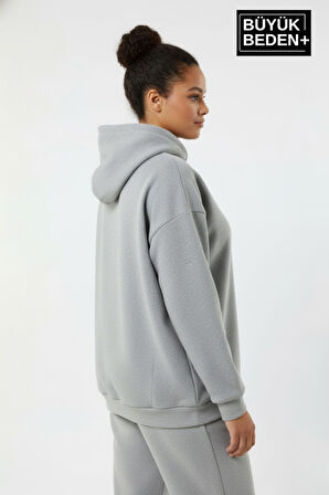 Kadın Büyük Beden Kapüşonlu El yazılı Brooklyn Baskılı Rahat Kalıp Sweatshirt SPR26BSWK958