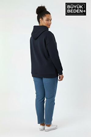 Kadın Büyük Beden AR Baskılı Kapüşonlu Sweatshirt SPR26BSWK963