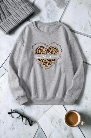 Unisex Leopar Desenli Kalp Baskılı Bisiklet Yaka Sweatshirt