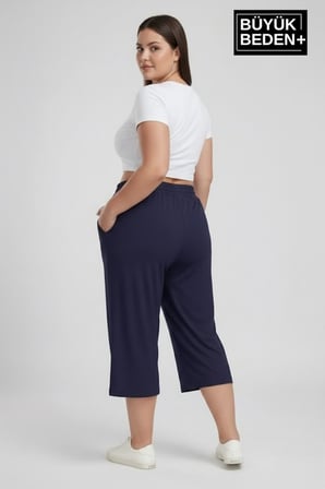 Kadın Büyük Beden Unified Collective Baskılı Beli Lastikli Bol Paça Kapri Şort 3XL-6XL SPR26BSRK591-10