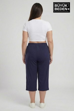 Kadın Büyük Beden Unified Collective Baskılı Beli Lastikli Bol Paça Kapri Şort 3XL-6XL SPR26BSRK591-10