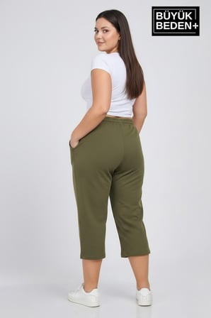 Kadın Büyük Beden Unified Collective Baskılı Beli Lastikli Bol Paça Kapri Şort 3XL-6XL SPR26BSRK591-10