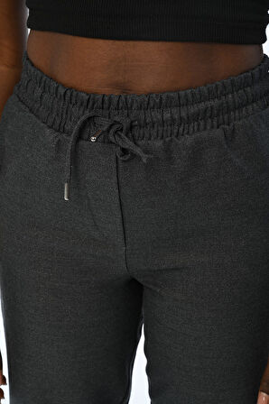 KADIN BELİ LASTİKLİ RAHAT KALIP REGULAR DÜZ RENK PANTOLON