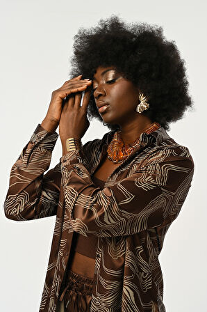 KADIN KAHVERENGİ DESENLİ OVERSİZE KESİM GÖMLEK