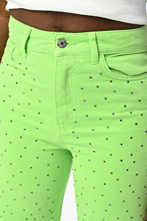 KADIN YAPIŞTIRMA TAŞ İŞLEMELİ DÜZ RENKLİ KOT PANTOLON