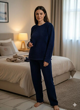 KADIN LACİVERT PELUŞ PİJAMA TAKIM