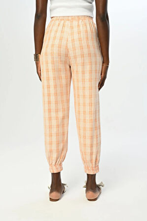 KADIN RAHAT KALIP BELİ LASTİKLİ EKOSE DESENLİ PANTOLON