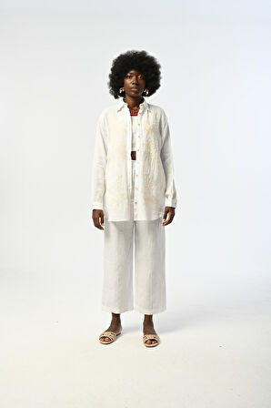 KADIN ÖNÜ NAKIŞ VE PAYET İŞLEMELİ BEYAZ %100 KETEN OVERSİZE GÖMLEK