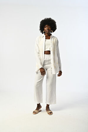 KADIN ÖNÜ NAKIŞ VE PAYET İŞLEMELİ BEYAZ %100 KETEN OVERSİZE GÖMLEK