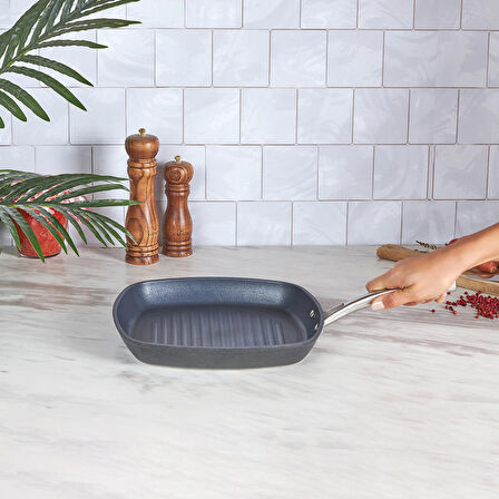 Karaca Biodiamond Pro Indüksiyon Tabanlı Grill Tava 28 Cm 2,3 Lt