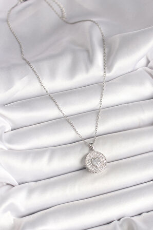 316L Çelik Gümüş Renk Zincir Zirkon Taşlı Kalp İşlemeli Madalyon Model Kadın Kolye