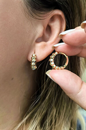 Altın Bombeli Halka Günlük Küpe