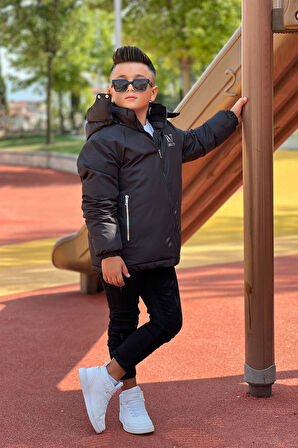 Erkek Çocuk Çıkarılabilir Kapüşonlu Baskılı Yakası Detaylı Kışlık Mont KM3501