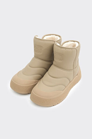 Comfort Kürklü Kadın Bot 