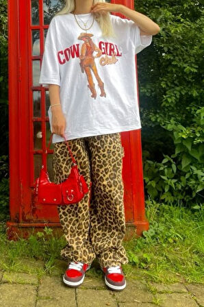 Cowgirl Yazılı Retro Western Desenli Beyaz Kadın Tişört