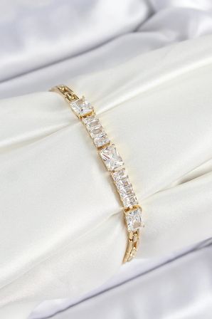 Xuping Pirinç Parçalı Su Yolu Model Gold Renk Kadın Bileklik