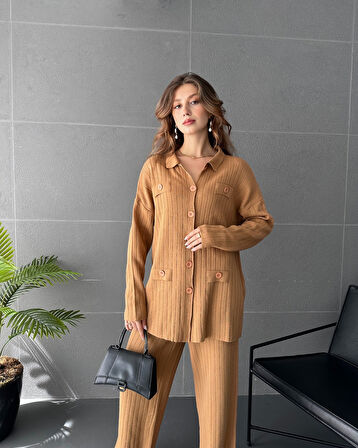 Düğme Detaylı Fitilli 2\&apos;Li Triko Takım