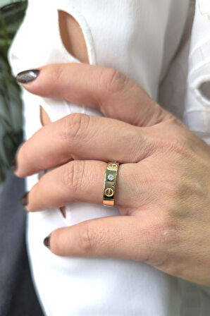 Taş Atlamalı Tasarım Altın Vida Yüzük