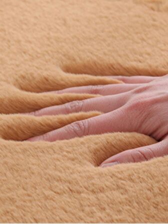 Tappeto Rex Tavşanı Dekoratif Post Peluş Halı Camel (Tüy Yüksekliği 22 mm)