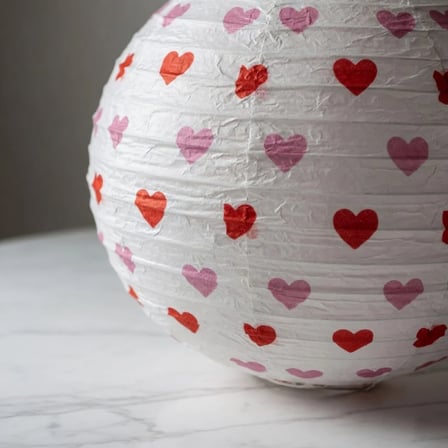 Japon Feneri Beyaz Kırmızı Kalp Desenli 30 cm Parti Süsleme Dekorasyon Feneri