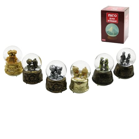 ORTA BOY - 8CM PİLLİ - IŞIKLI MÜZİKLİ KAR KÜRESİ CAM ESKİTME İNSAN FİGÜRLÜ - DESEN MİX RENKLİ HERHANGİ BİR TANESİ GÖNDERİLİR (5468)