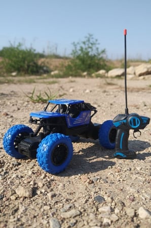 1:18 Ölçek Alloy Rock Crawler – RGB Işıklı Off-Road Uzaktan Kumandalı Araba