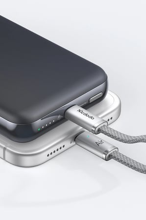 Mcdodo MC-2431 MetaAir Qi2.2 25W 10000mAh 35W Ultra İnce Metal Manyetik Kablosuz Powerbank Siyah