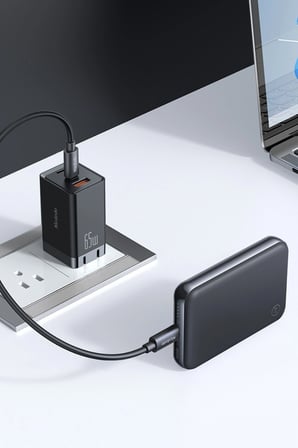 Mcdodo MC-2431 MetaAir Qi2.2 25W 10000mAh 35W Ultra İnce Metal Manyetik Kablosuz Powerbank Siyah