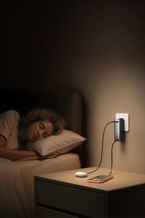 MCDODO MC-3181 3 In 1 10000mAh 30w Led Ekranlı Powerbank (dahili Geri Çekilebilir Kablo + Uk/us/eu Priz Uçları) Siyah