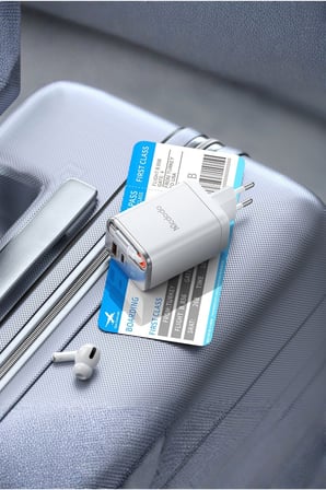 MCDODO CH-4103 Freego 67w GaN Hızlı   Dahili Geri Sarılabilir Type-c Kablolu Şarj Cihazı Beyaz