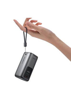 Mcdodo MC-8501 FreeGo 45W 3'ü 1 Arada 10000mAh Dahili Geri Çekilebilir Type-C Kablo, AC Prize Takılabilir Şarj Adaptörlü Powerbank Siyah(Universial Priz Uçları)