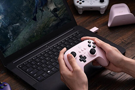 8Bitdo Ultimate Hall Effect 2.4G Controller ve Şarj Dock - Pastel Pink Windows, Android PC Ipad Uyumlu