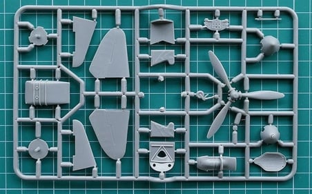 1/48 YAK-1 Sovyet Arktik Kayaklı Avcı Uçağı Maketi, Model Svit 4802