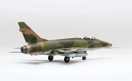 1/72 F-100F Super Sabre Savaş Uçağı Maketi, Trumpeter 01650