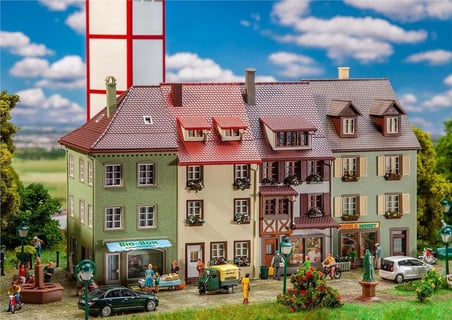 Faller 130708 Üçlü Kasaba Evi Maketi 1/87 Ölçekli Model Seti