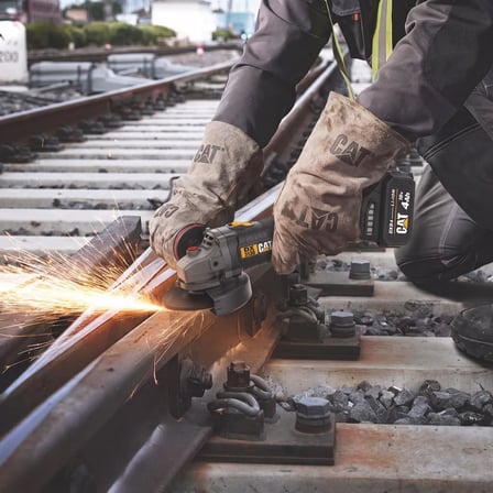 CAT DX3130 18Volt/4.0Ah 125mm Tek Akülü Kömürsüz Profesyonel Avuç Taşlama 