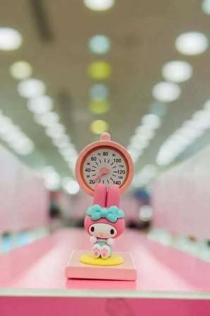 Sanrio Lisanslı My Melody LED Mini Gece Lambası – Pilli Dekoratif Masa Üstü Aydınlatma 8 Cm