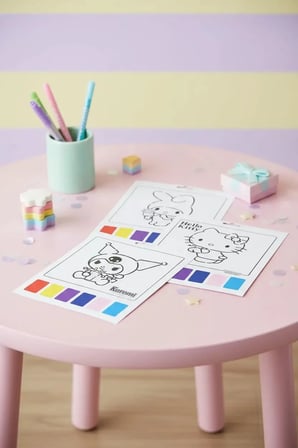 Sanrio Lisanslı Tatlı Koleksiyonu Suluboya Resim Seti – Fırçalı ve Dayanıklı Kağıt İçerikli Çocuk Sanat ve Aktivite Seti 24 Cm