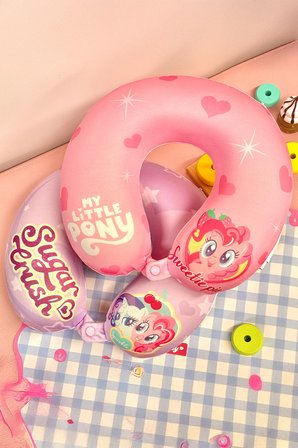 My Little Pony Lisanslı Hafızalı Köpük Boyun Yastığı – Mor Yıldız Desenli Seyahat Yastığı 30 Cm