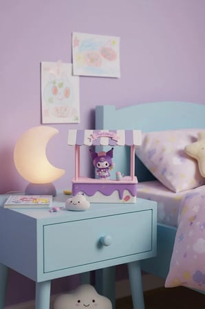 Sanrio Lisanslı Tatlı Market Serisi Dekoratif Masa Lambası – Kuromi