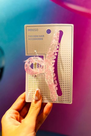 Miniso Lisanslı Büyük Şeffaf Kıskaç Toka Dayanıklı Kavisli Tasarım Modern Görünüm 13 Cm