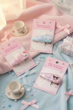 Sanrio Lisanslı Hello Kitty Ve Arkadaşları Tatlı Fabrika Saç Tokası – Renkli & Hafif Tasarım