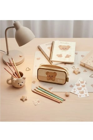 Butterbear Lisanslı Çift Fermuarlı Kalemlik – Geniş Hacimli Okul Düzenleyici 22.5 Cm