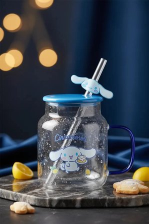 Sanrio Lisanslı Cinnamoroll Kapaklı ve Pipetli Cam Bardak – Figürlü Borosilikat Cam Kupa 450 Ml
