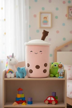 Miniso Lisanslı Sütlü Çay Peluş Yastık – Bubble Tea Tasarımlı Yumuşak Dekoratif Yastık Pembe 39 Cm