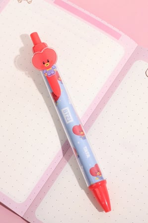 BT21 Lisanslı Figürlü Tükenmez Kalem (1.0 Mm, Siyah) – Ergonomik Tasarım Akıcı Yazım Deneyimi 13,5 Cm