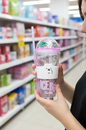 We Bare Bears Lisanslı Ice Bear Tasarımlı Pipetli ve Kapaklı Simli Plastik Suluk - BPA İçermeyen Matara