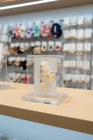 Miniso Lisanslı Renkli Kare Kıskaç Toka - Asetik Asit Dayanıklı Malzeme Yumuşak Geçişli Modern Saç Aksesuarı